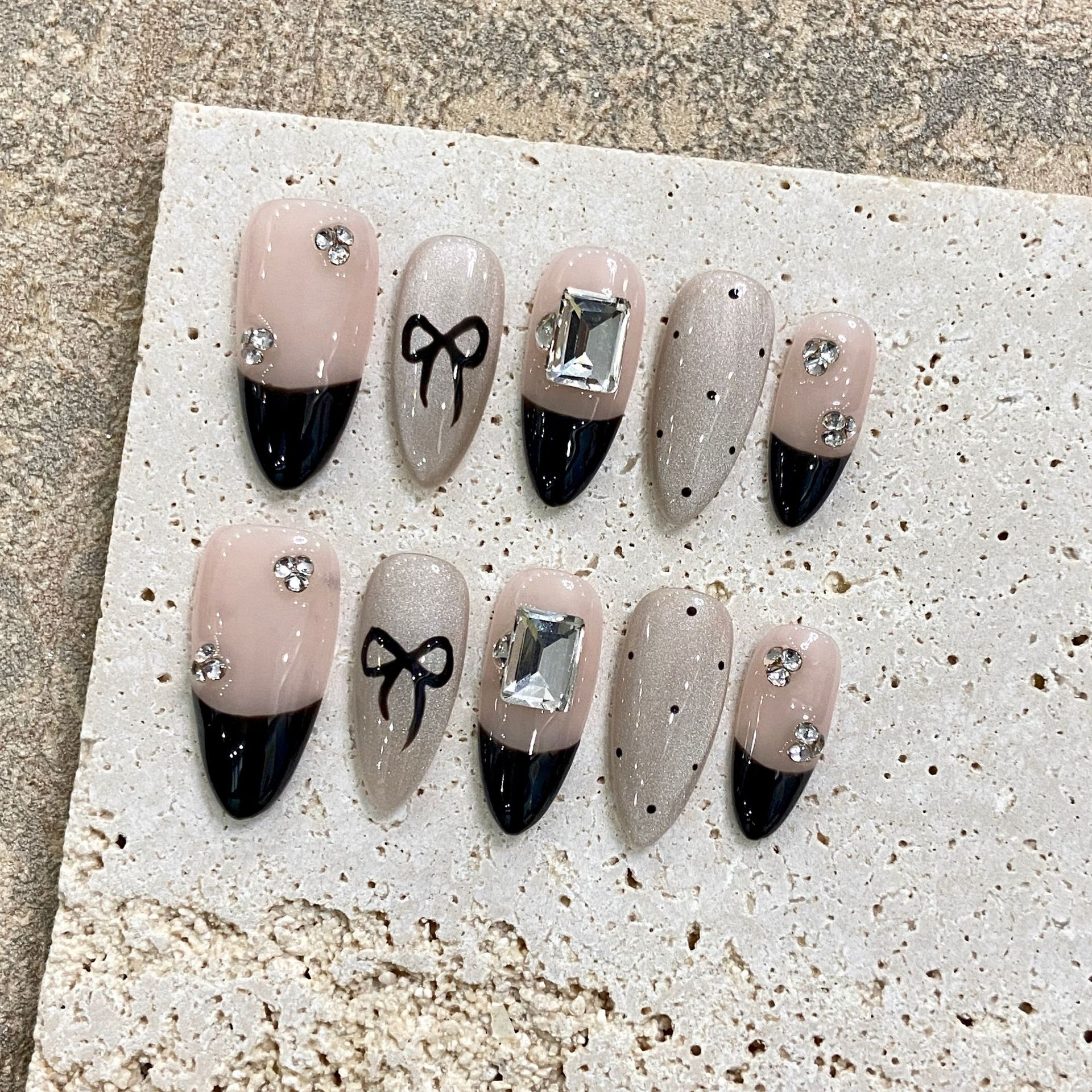 Handmade Press on Nails Black  – обзор и цена Resin Craft Material