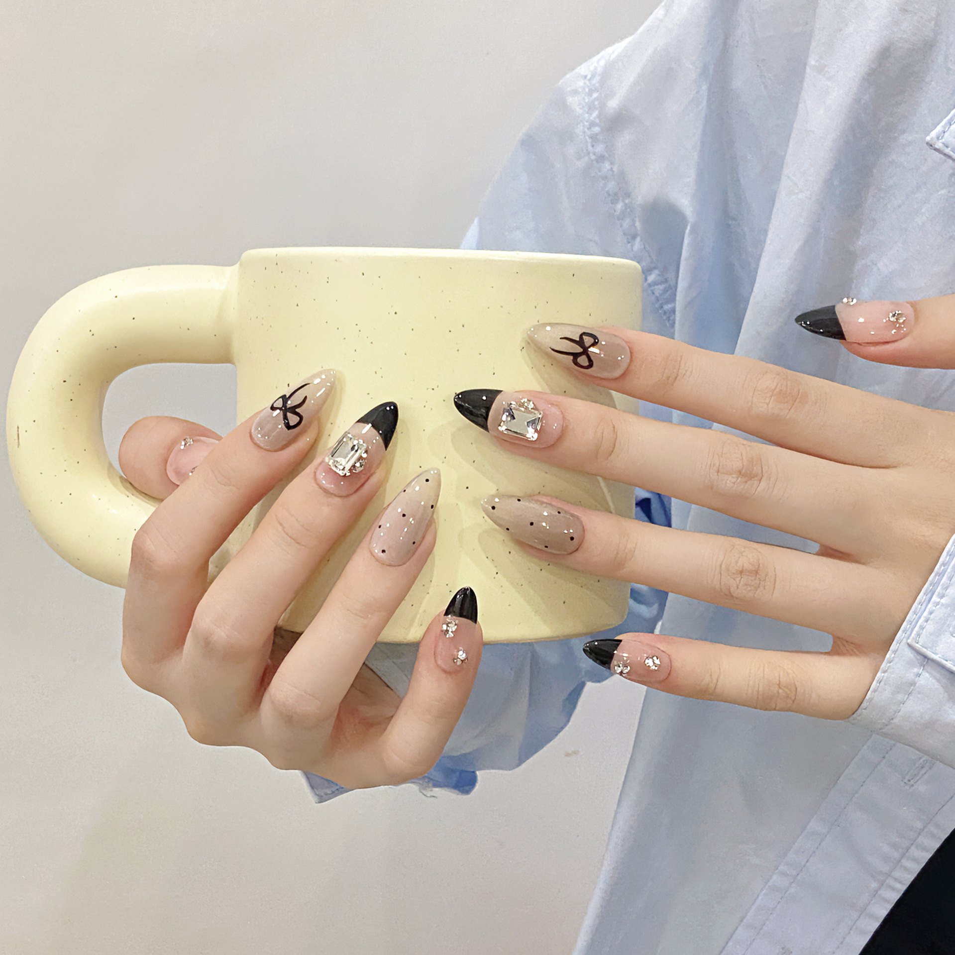 Handmade Press on Nails Black  – обзор и цена Resin Craft Material